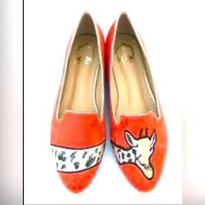 Giraffe Flats- Stylish!